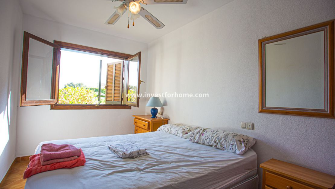 Buy an apartment in Orihuela costa, Alicante