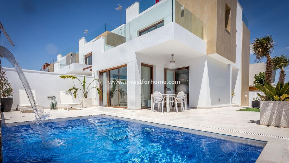 Villa, a vendre, Pilar de la Horadada, avec piscine privée, jardin, moderne
