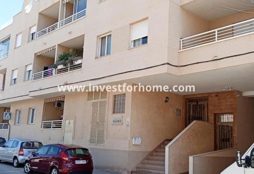 Apartamento - Reventa - Los Montesinos - PUEBLO CENTRO