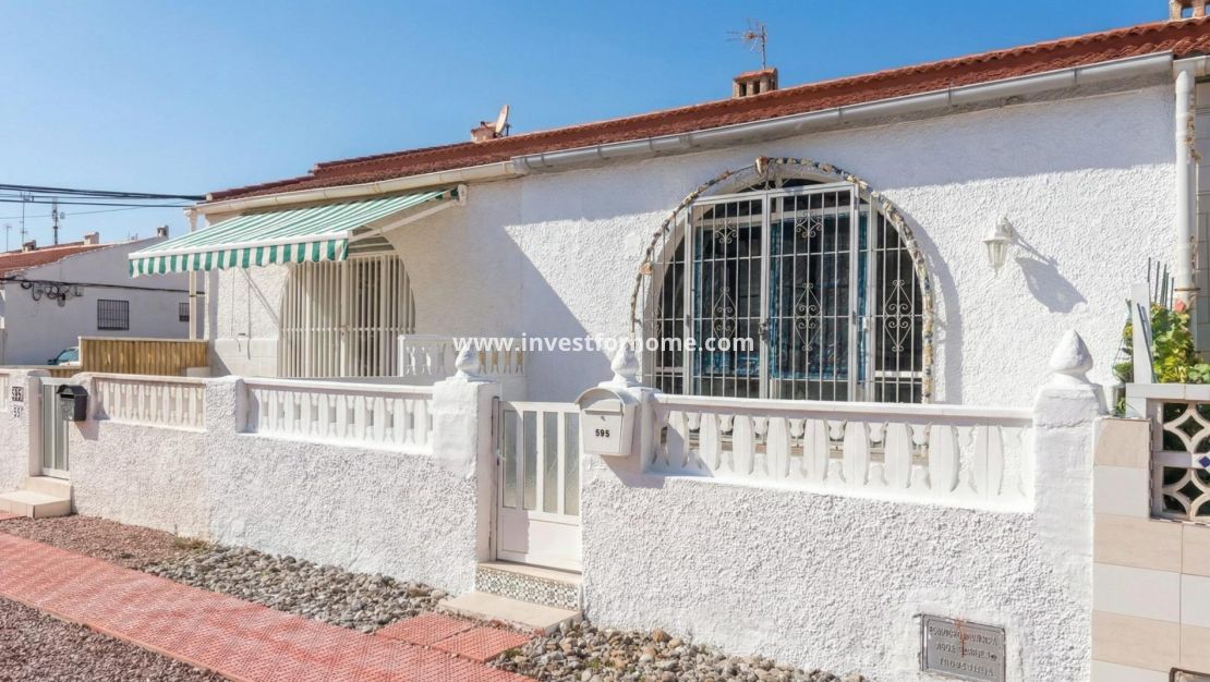 Försäljning - Bungalow - Torrevieja - La Siesta - El Salado - Torreta
