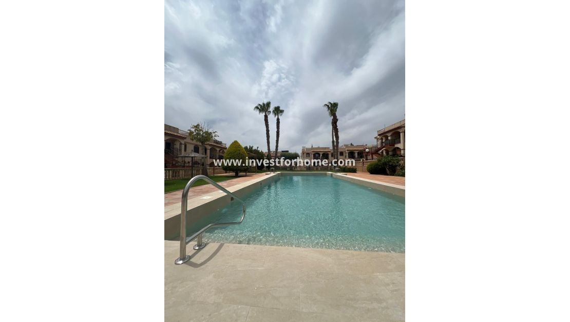 Försäljning - Bungalow - Torrevieja - Parque Acuático - Sector 25