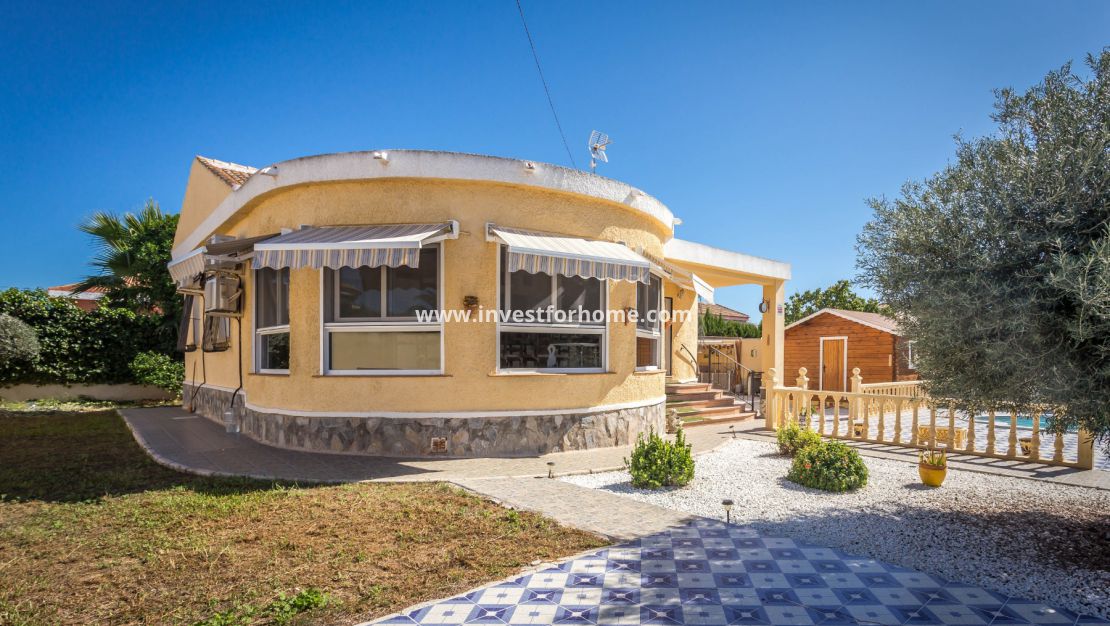 Försäljning - Friliggande Villa - Torrevieja - La Siesta - El Salado -  Torreta