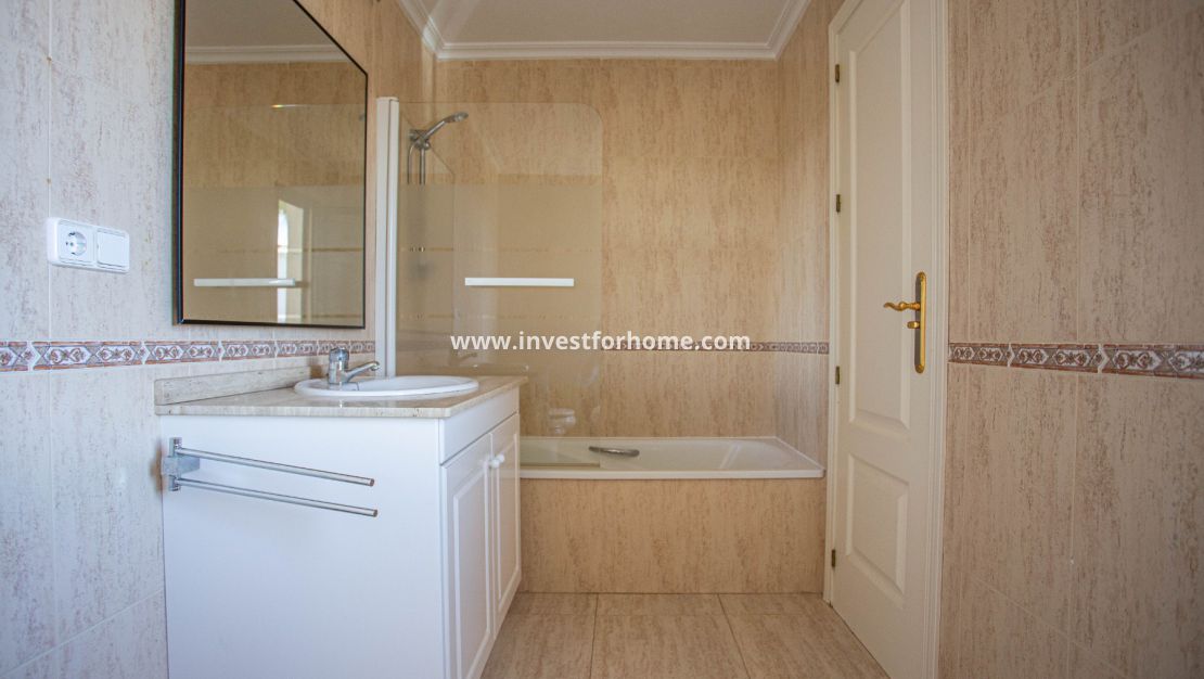 Försäljning - Lägenhet - Orihuela Costa - Lomas De Campoamor Golf