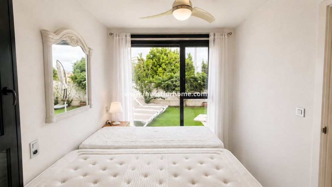 Försäljning - Lägenhet - Orihuela Costa - Punta Prima