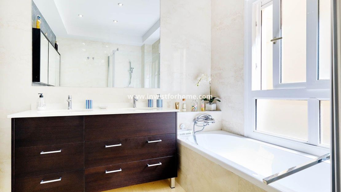 Försäljning - Lägenhet - Torrevieja - Centro