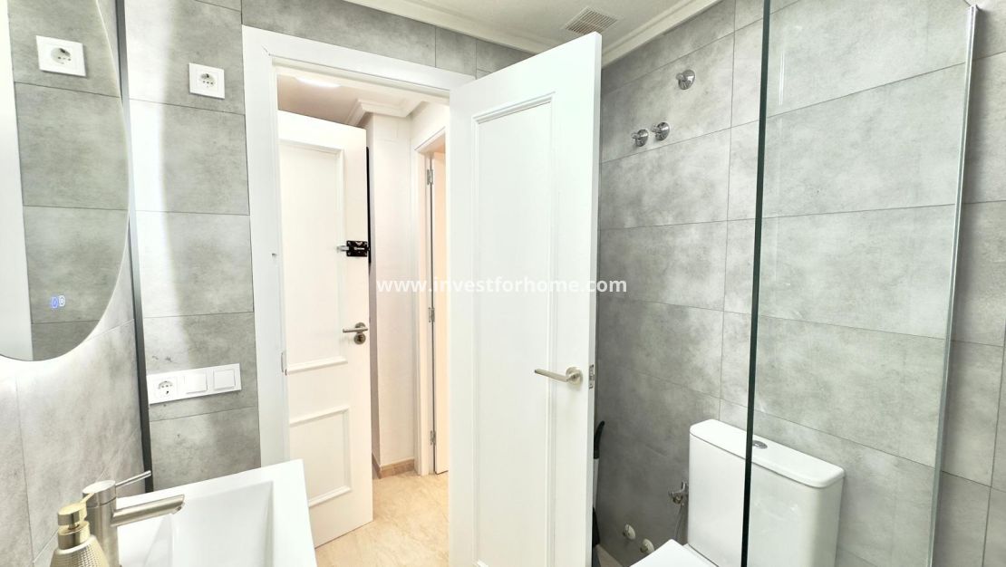 Försäljning - Lägenhet - Torrevieja - Centro