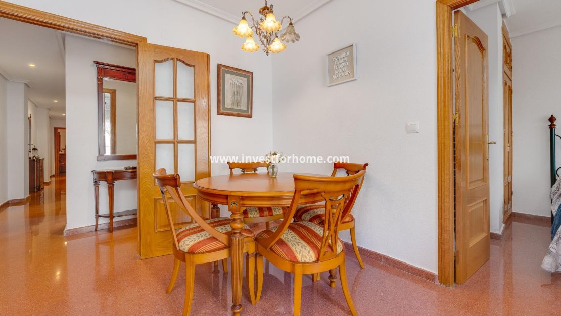 Försäljning - Lägenhet - Torrevieja - Centro
