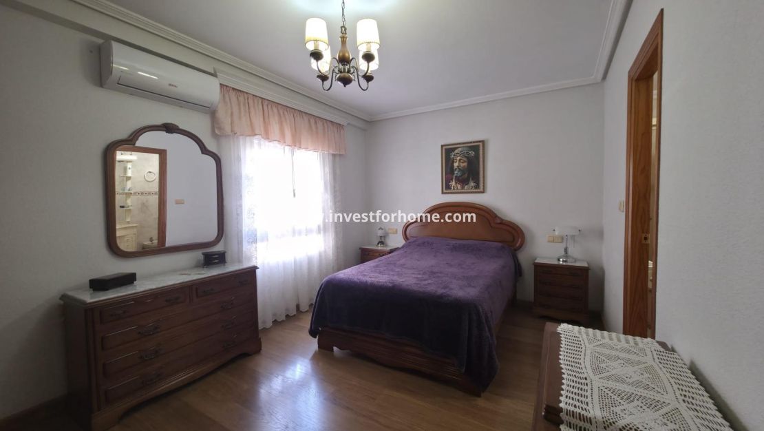 Försäljning - Lägenhet - Torrevieja - Centro