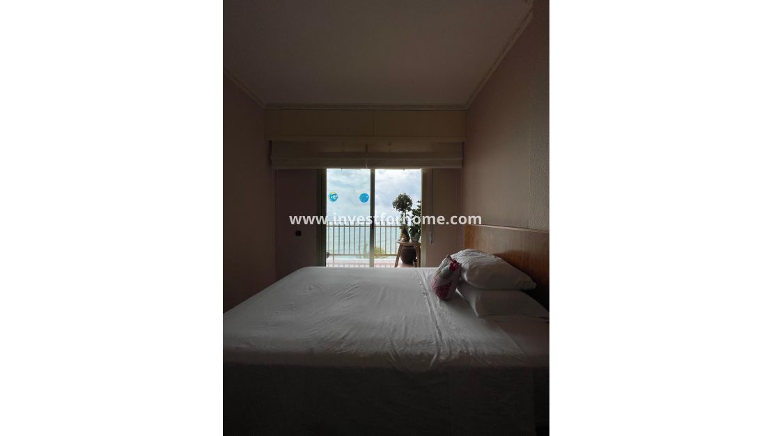 Försäljning - Lägenhet - Torrevieja - Las Piscinas Naturales