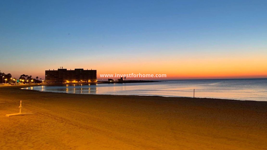 Försäljning - Lägenhet - Torrevieja - Playa de los Locos