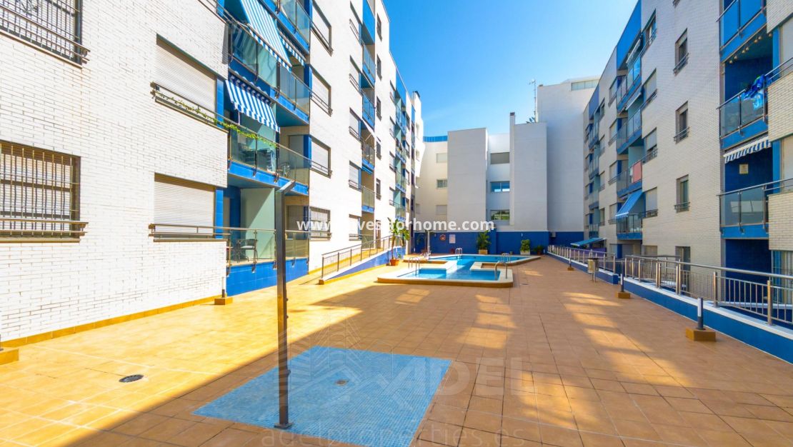 Försäljning - Lägenhet - Torrevieja - Playa de los Locos