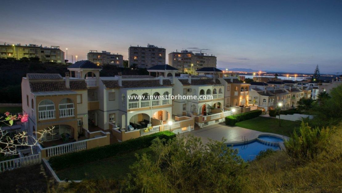 Försäljning - Lägenhet - Torrevieja - Torrelamata - La Mata