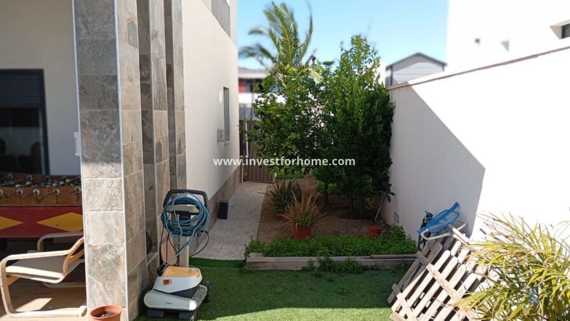 Försäljning - Villa - Daya Nueva - Costa Blanca