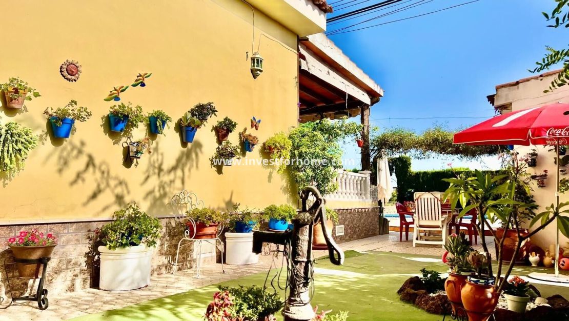 Försäljning - Villa - Daya vieja - Costa Blanca Sur