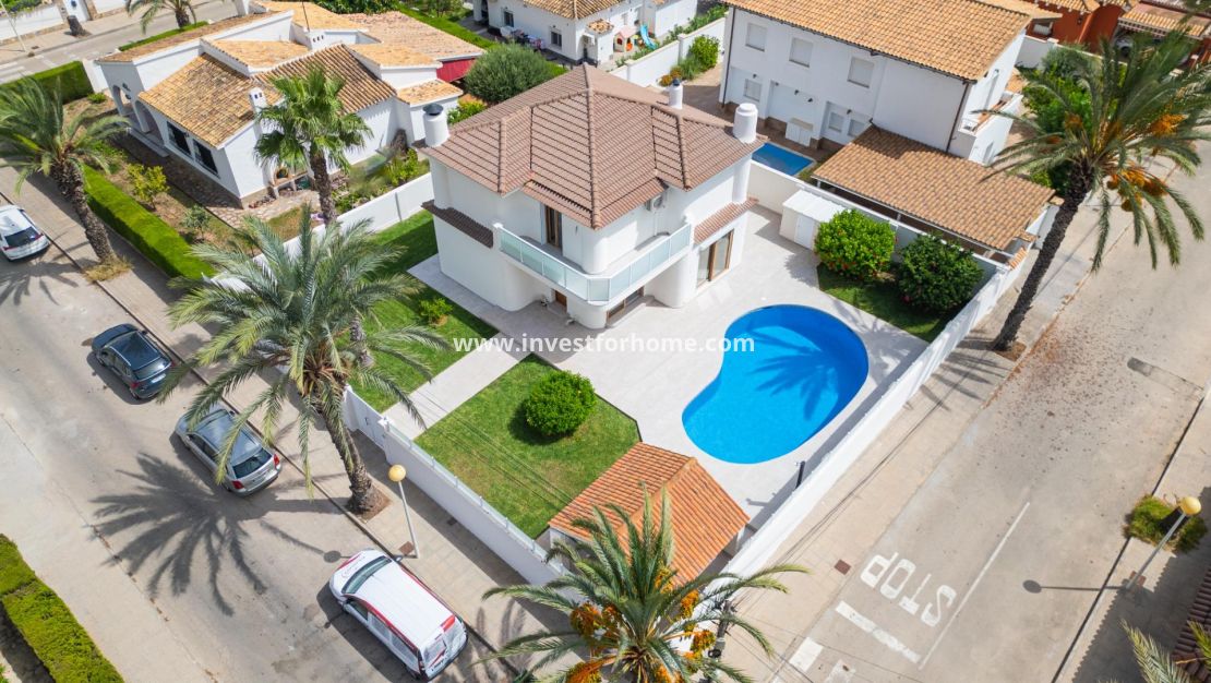 Försäljning - Villa - Orihuela Costa - Cabo Roig