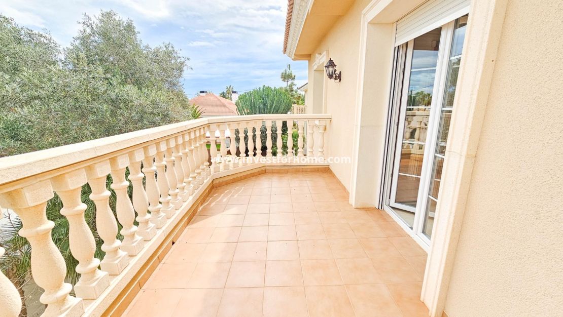 Försäljning - Villa - Orihuela Costa - Cabo Roig