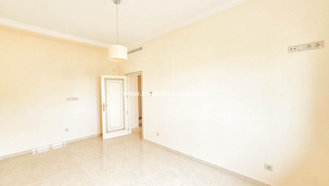 Försäljning - Villa - Orihuela Costa - Cabo Roig