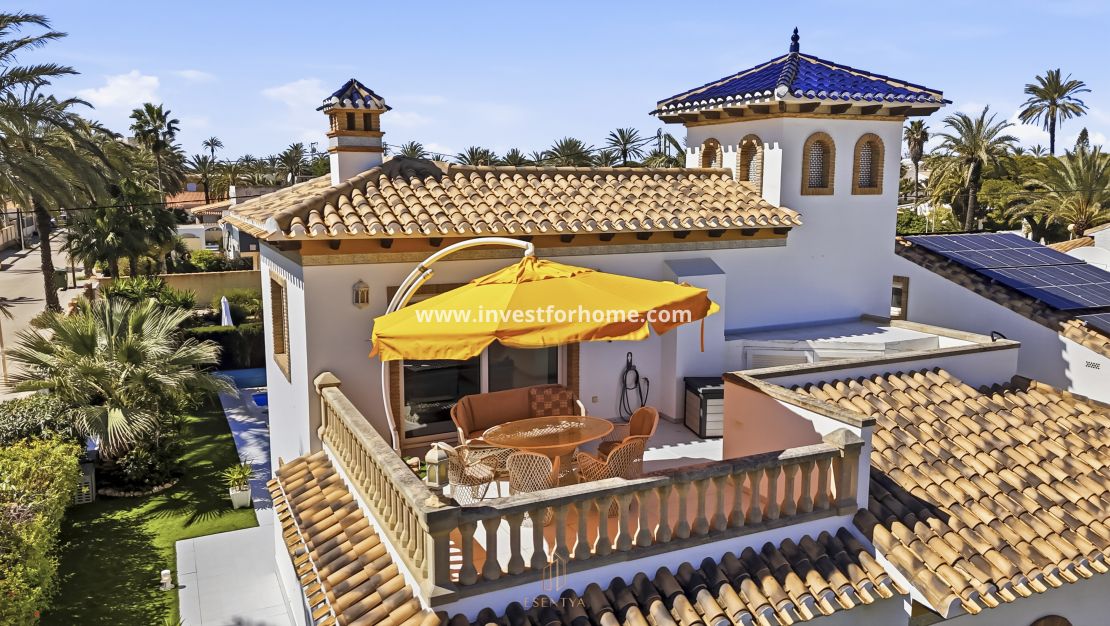 Försäljning - Villa - Orihuela Costa - Cabo Roig