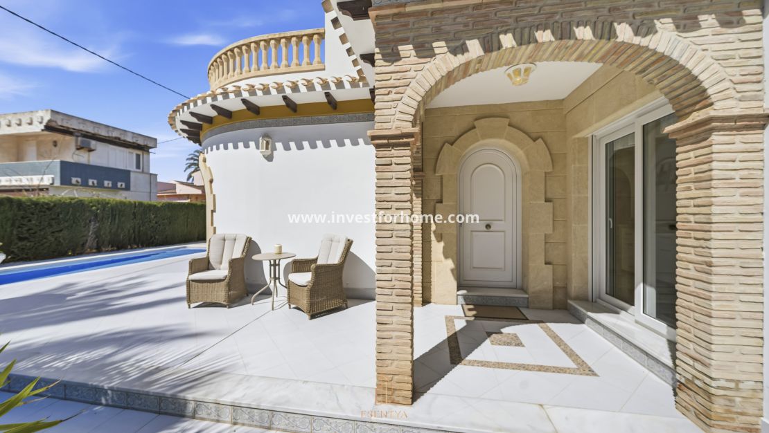 Försäljning - Villa - Orihuela Costa - Cabo Roig