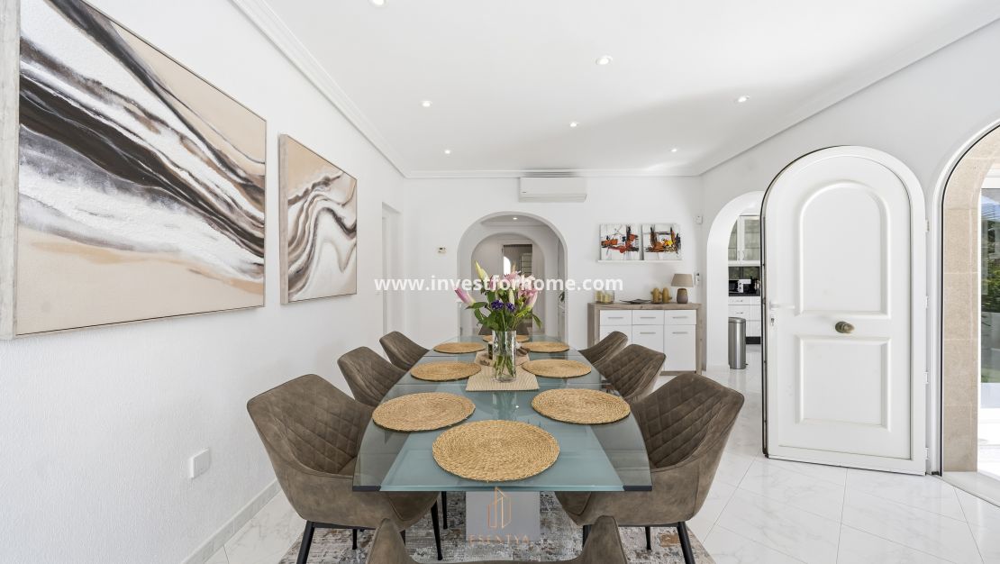 Försäljning - Villa - Orihuela Costa - Cabo Roig