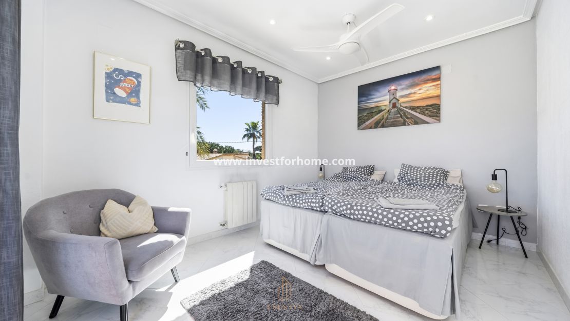 Försäljning - Villa - Orihuela Costa - Cabo Roig