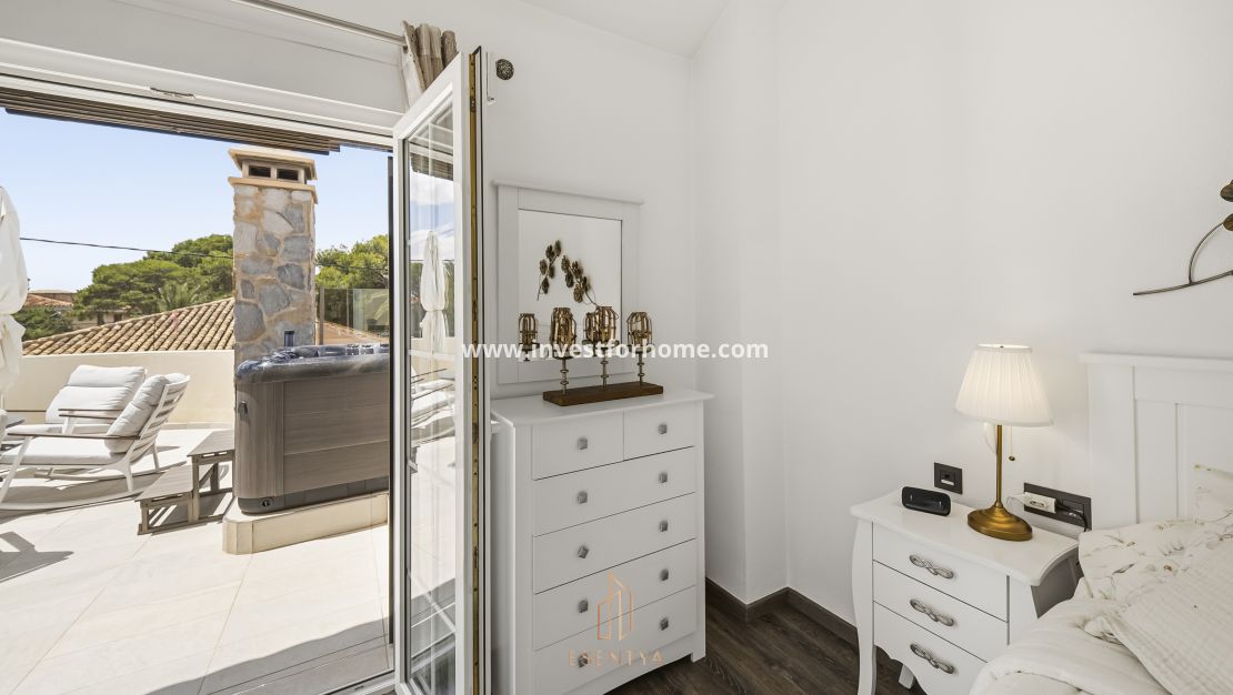Försäljning - Villa - Orihuela Costa - Cabo Roig