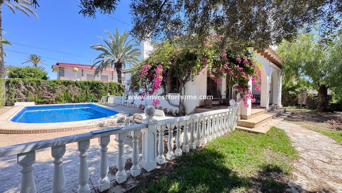 Försäljning - Villa - Orihuela Costa - Cabo Roig