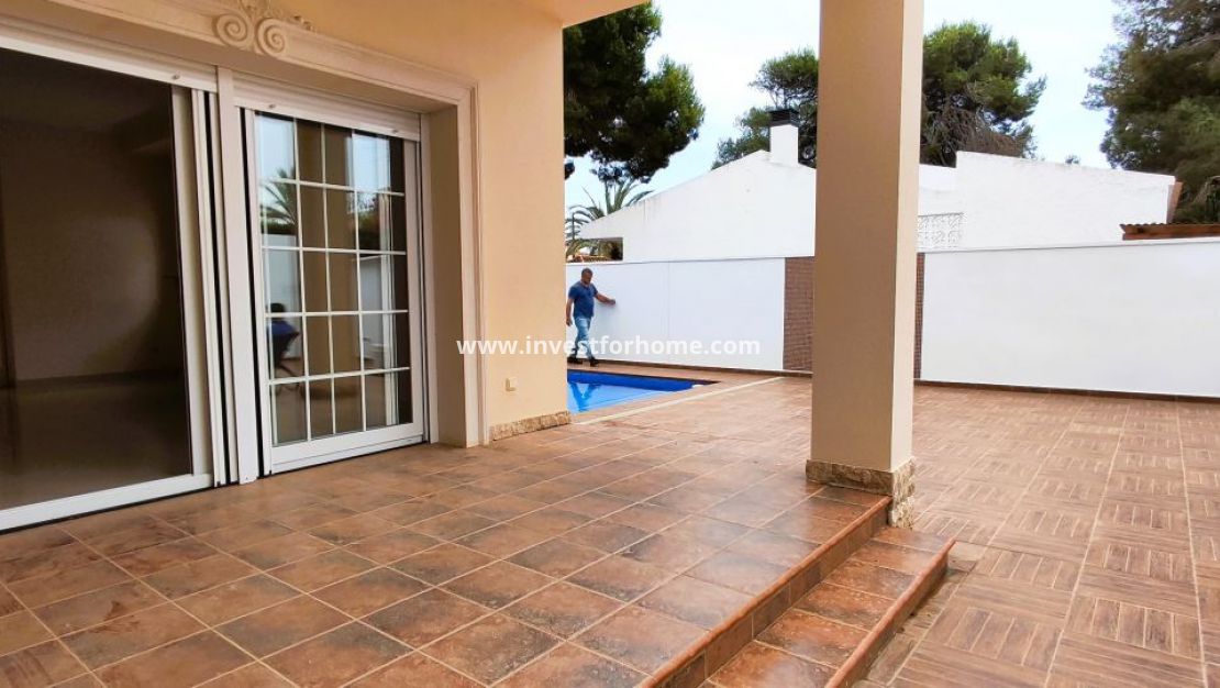 Försäljning - Villa - Orihuela Costa - Cabo Roig
