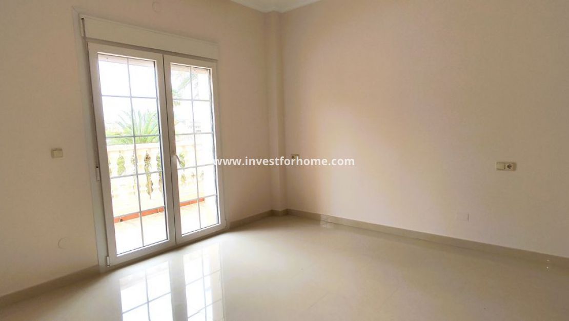 Försäljning - Villa - Orihuela Costa - Cabo Roig