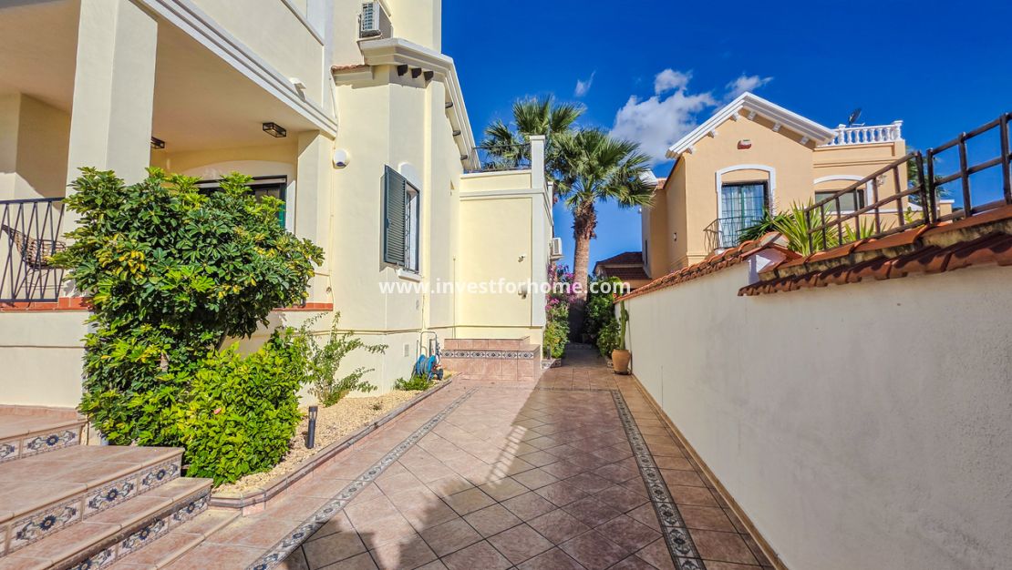 Försäljning - Villa - Orihuela Costa - Inland