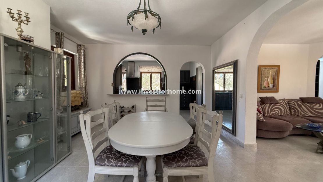 Försäljning - Villa - Orihuela Costa - Inland