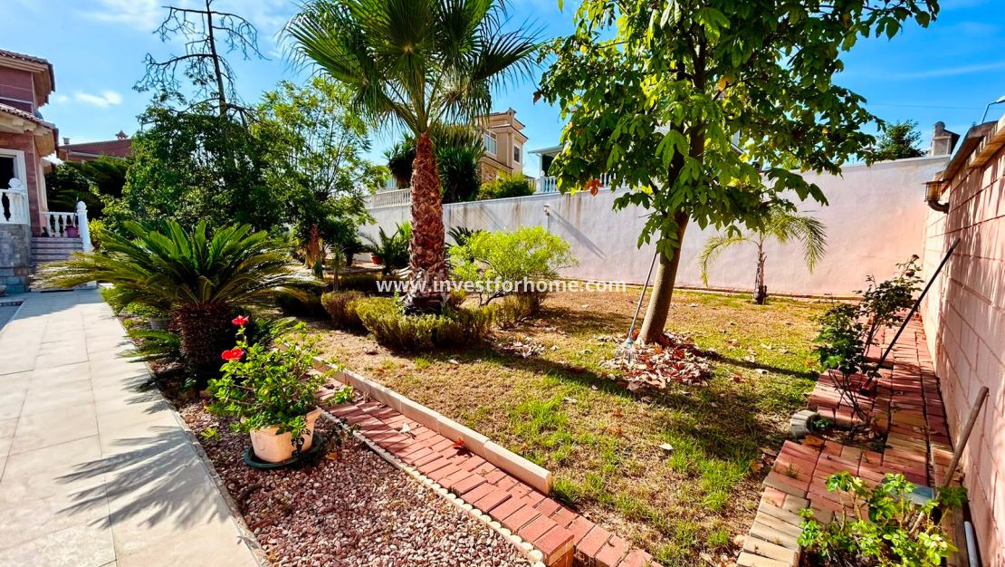 Försäljning - Villa - Orihuela Costa - Inland