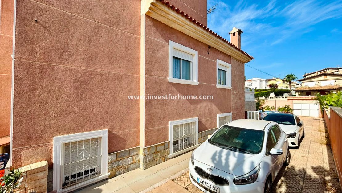 Försäljning - Villa - Orihuela Costa - Inland