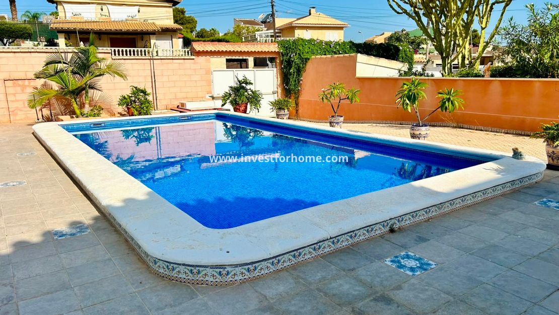 Försäljning - Villa - Orihuela Costa - Inland