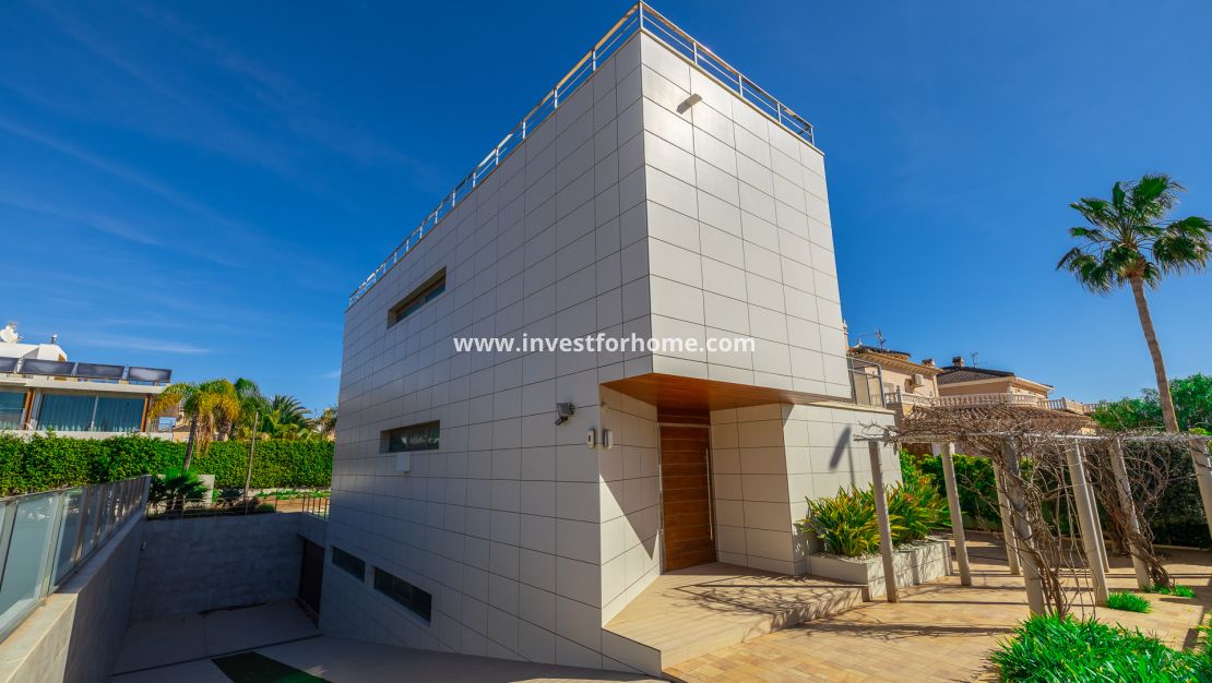 Försäljning - Villa - Orihuela Costa - La Zenia