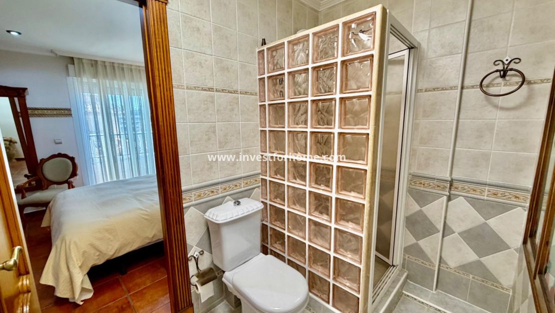 Försäljning - Villa - Orihuela Costa - La Zenia