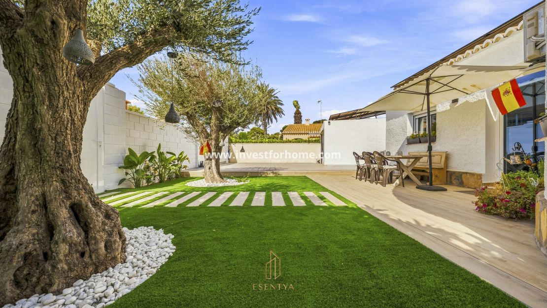 Försäljning - Villa - Orihuela Costa - La Zenia