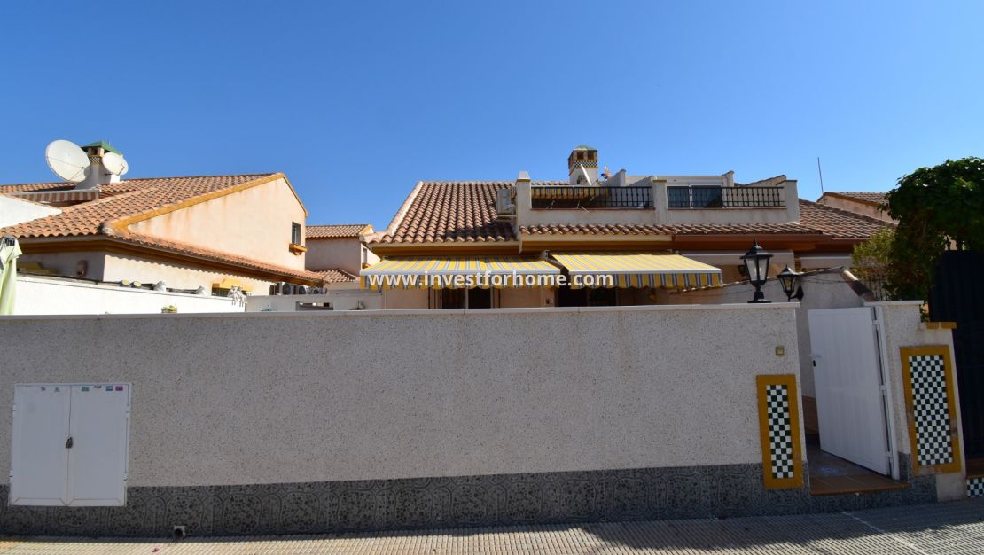 Försäljning - Villa - Orihuela Costa - La Zenia