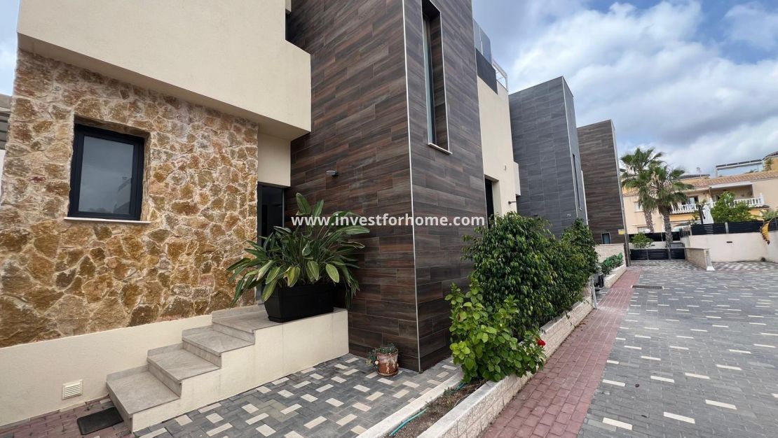 Försäljning - Villa - Orihuela Costa - Lomas De Cabo Roig