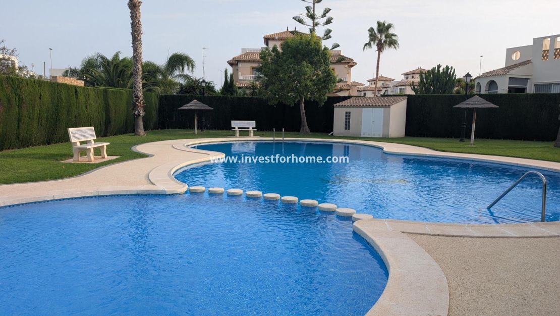 Försäljning - Villa - Orihuela Costa - Lomas de Cabo Roig