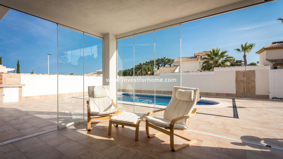 Försäljning - Villa - Orihuela Costa - Lomas De Campoamor Golf