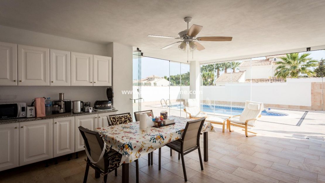 Försäljning - Villa - Orihuela Costa - Lomas De Campoamor Golf