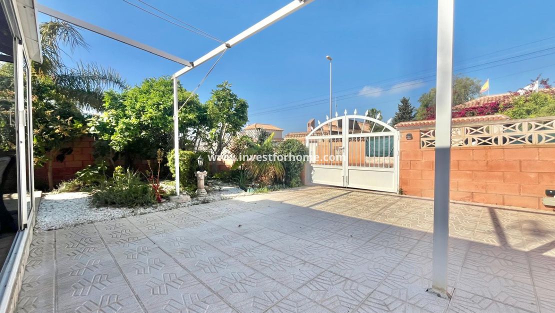 Försäljning - Villa - Orihuela Costa - Los Almendros-la Florida