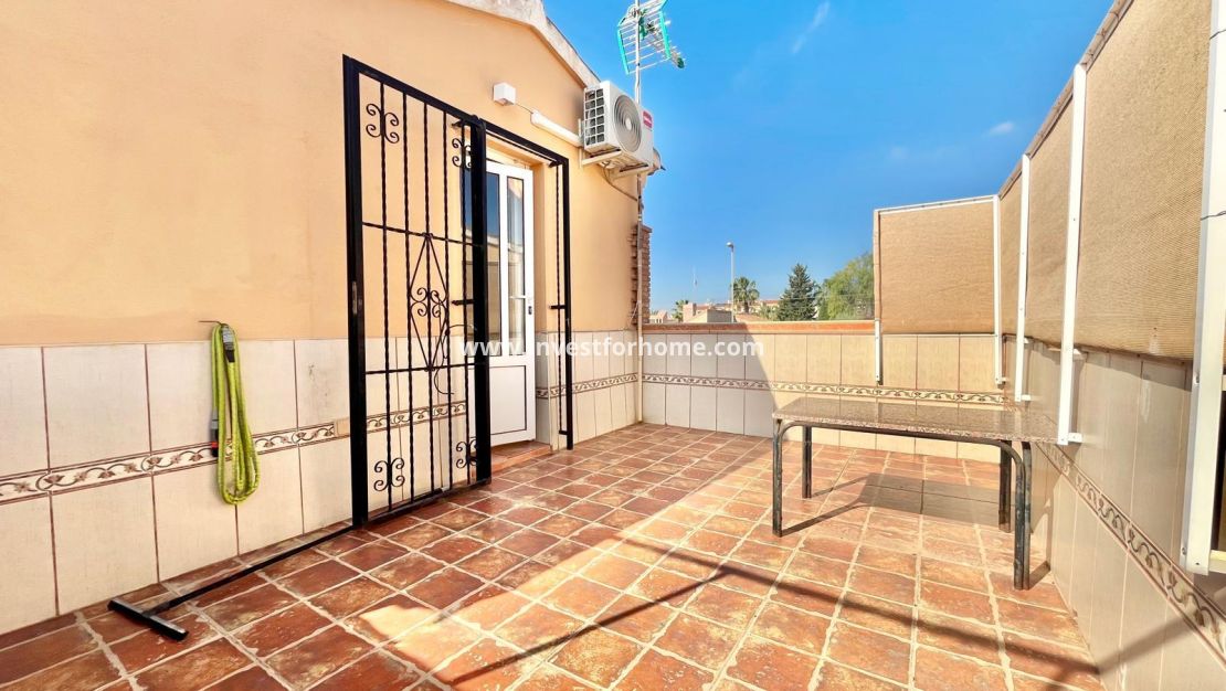 Försäljning - Villa - Orihuela Costa - Los Almendros-la Florida