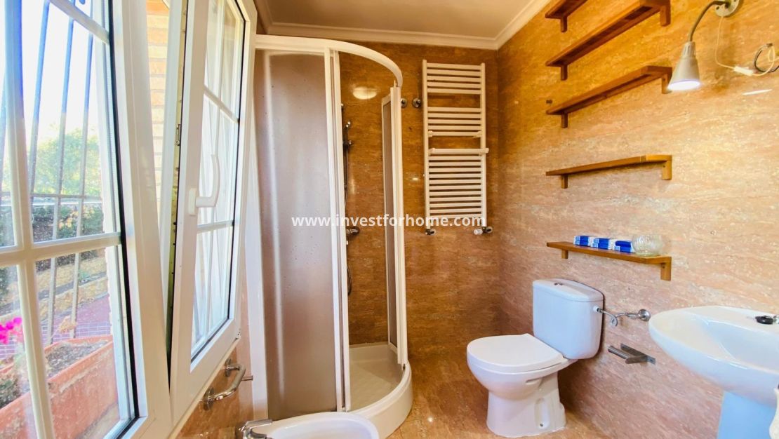 Försäljning - Villa - Orihuela Costa - Playa Flamenca