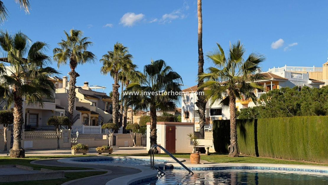 Försäljning - Villa - Orihuela Costa - Playa Flamenca