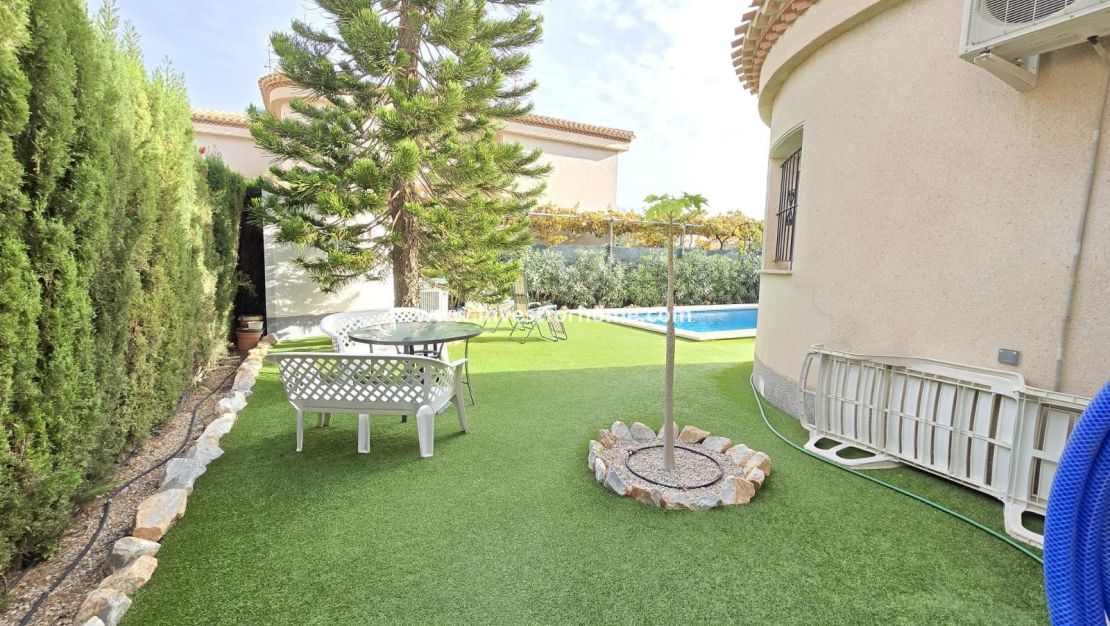 Försäljning - Villa - Orihuela Costa - Playa Flamenca