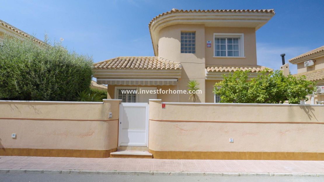 Försäljning - Villa - Orihuela Costa - Punta Prima