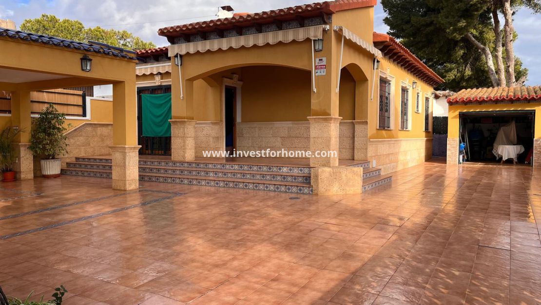 Försäljning - Villa - Orihuela Costa - Punta Prima