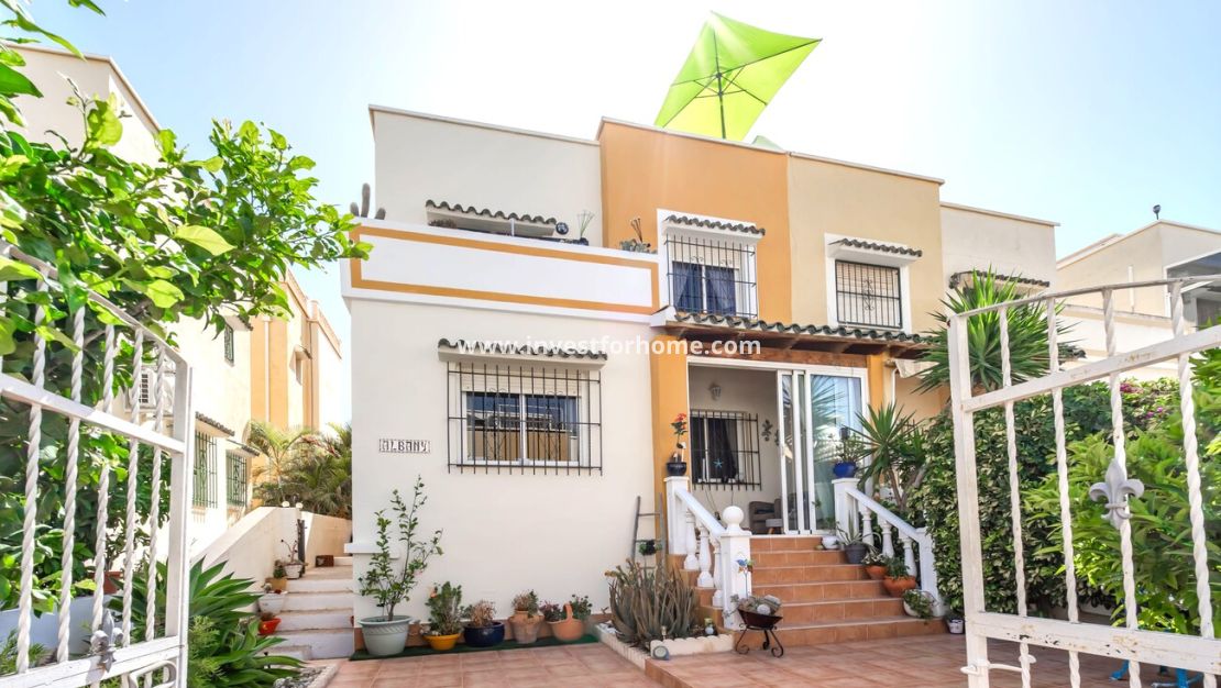 Försäljning - Villa - Orihuela Costa - Res Valle de los pinos